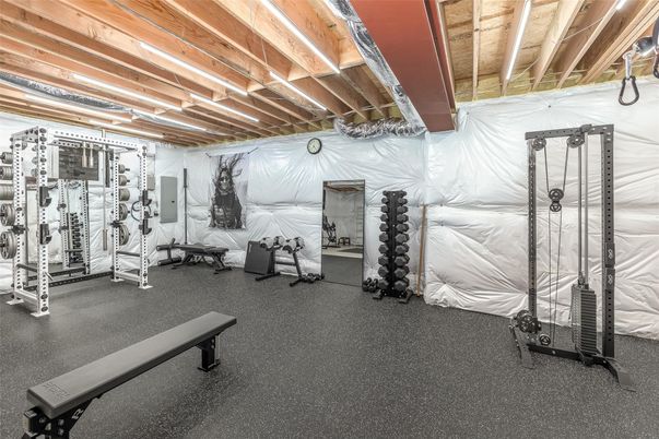 Fitness Equipment, Interior, Wooden Beams