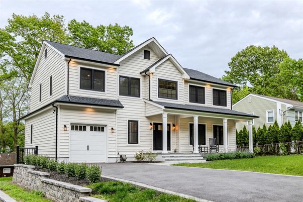Attached, Exterior, Facade, Farmhouse