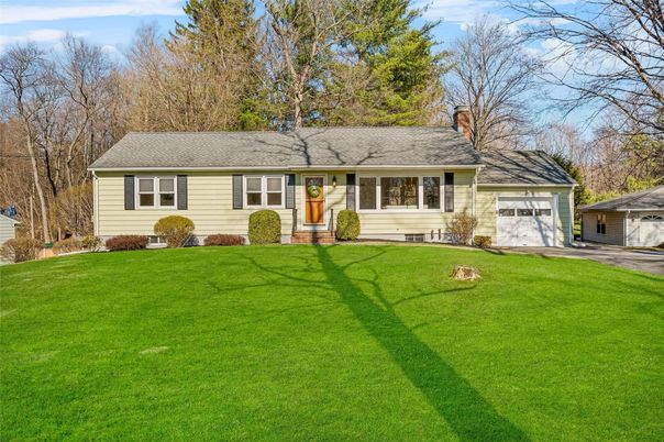Attached, Exterior, Facade, Cape Cod