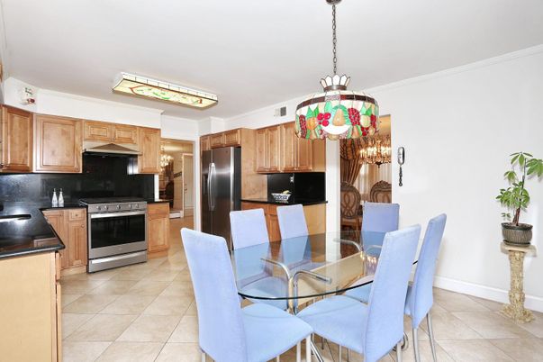 Dining room, Interior, Kitchen, Pendant Lights, Stainless Steel Appliances