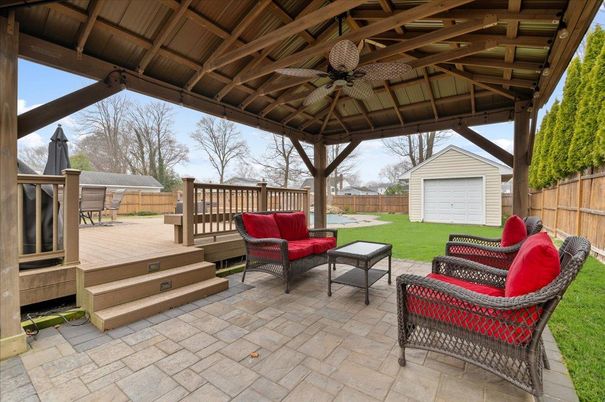 Detached Garage, Exterior