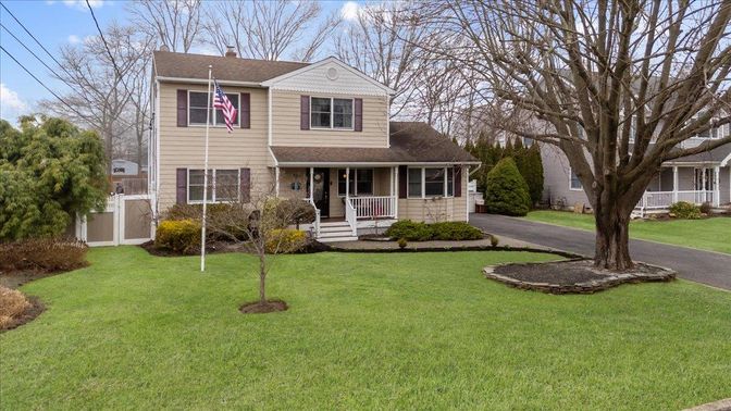 Backyard, Exterior, Facade, Split Level