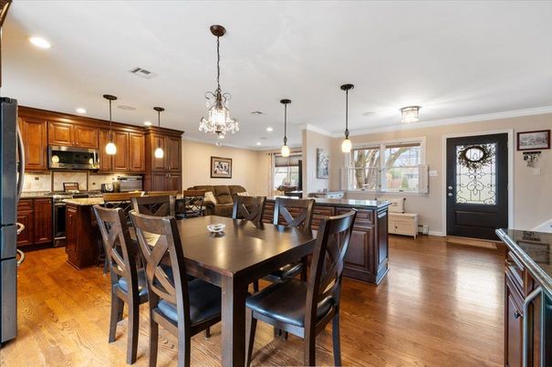 Dining room, Interior, Kitchen, Pendant Lights, Recessed Lighting, Wood Texture Flooring