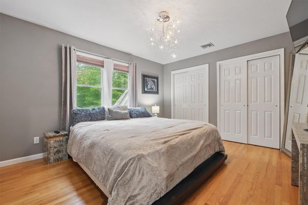 Bedroom, Interior, Pendant Lights, Wood Texture Flooring