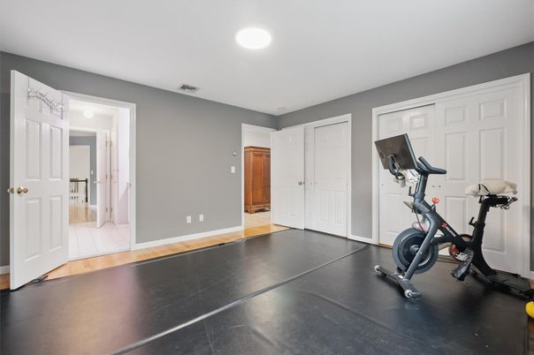 Fitness Equipment, Interior, Recessed Lighting, Wood Texture Flooring