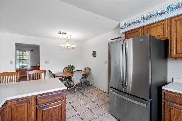 Chandelier, Dining room, Interior, Kitchen