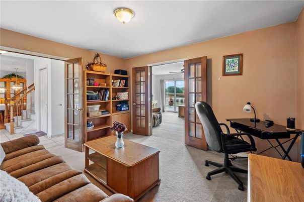 Home Office, Interior