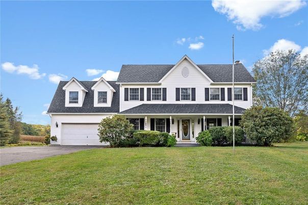 Attached, Exterior, Facade, Farmhouse