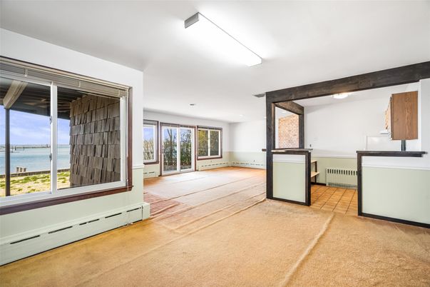 Empty room, Interior, Water