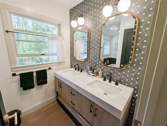 Bathroom, Dual Sink Vanities, Interior, Wood Texture Flooring