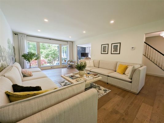 Interior, Living room, Recessed Lighting, Wood Texture Flooring