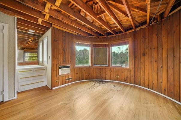 Empty room, Interior, Wooden Beams, Wooden Ceilings, Wood Texture Flooring, Wooden Walls