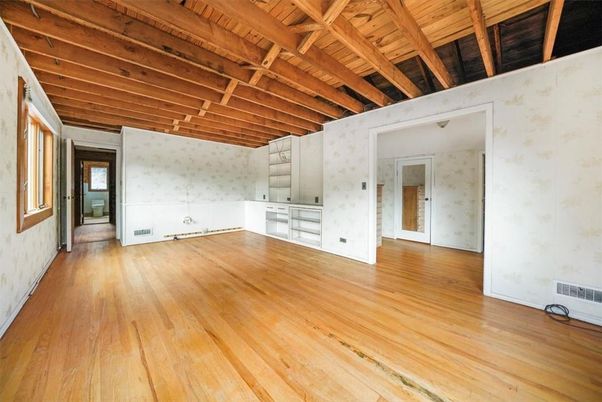 Empty room, Interior, Wooden Beams, Wooden Ceilings, Wood Texture Flooring