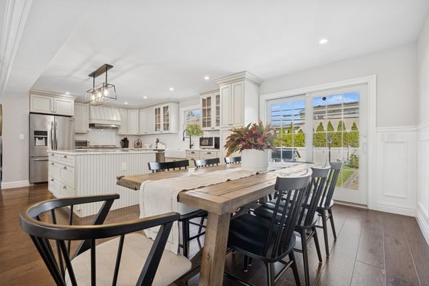 Dining room, Interior, Kitchen, Pendant Lights, Recessed Lighting, Stainless Steel Appliances, Wood Texture Flooring
