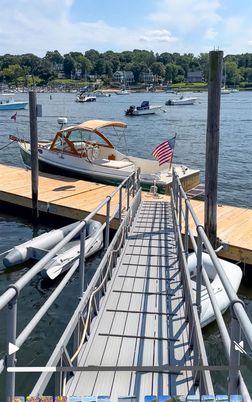 Exterior, Lake