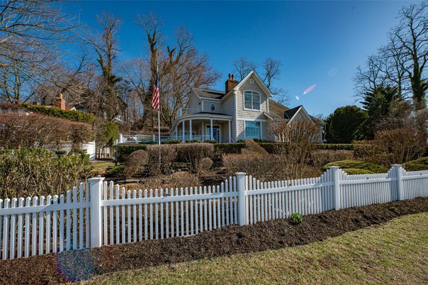 Backyard, Exterior, Facade, Queen Anne Victorian
