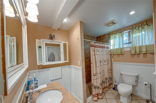Bathroom, Interior, Recessed Lighting
