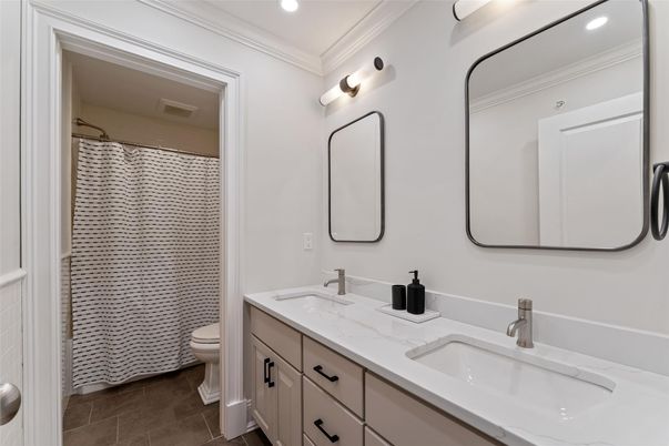 Bathroom, Dual Sink Vanities, Interior, Recessed Lighting