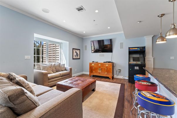 Interior, Living room, Pendant Lights, Recessed Lighting, Wood Texture Flooring