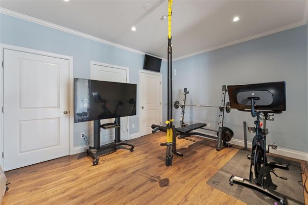 Fitness Equipment, Interior, Recessed Lighting, Wood Texture Flooring