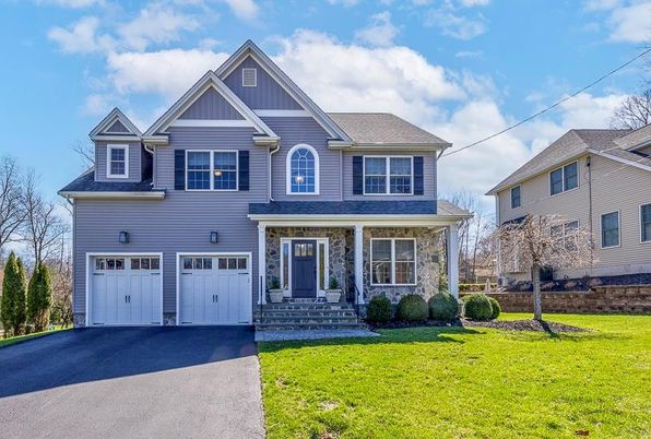 Attached, Exterior, Facade, Farmhouse