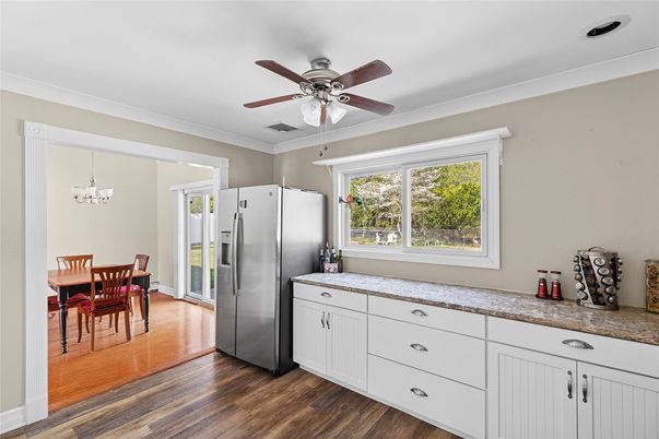 Dining room, Interior, Kitchen, Stainless Steel Appliances, Wood Texture Flooring
