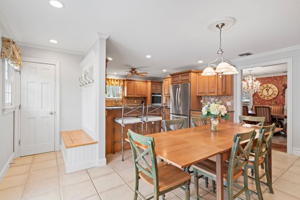 Chandelier, Dining room, Interior, Kitchen, Pendant Lights, Recessed Lighting, Stainless Steel Appliances