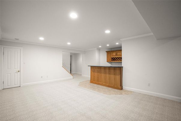 Empty room, Interior, Recessed Lighting