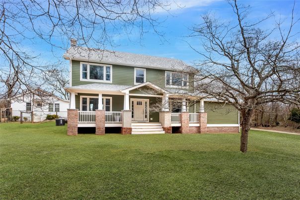 Backyard, Exterior, Facade, American Foursquare
