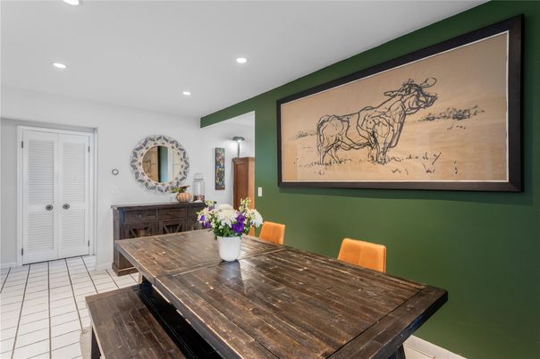 Dining room, Interior, Recessed Lighting