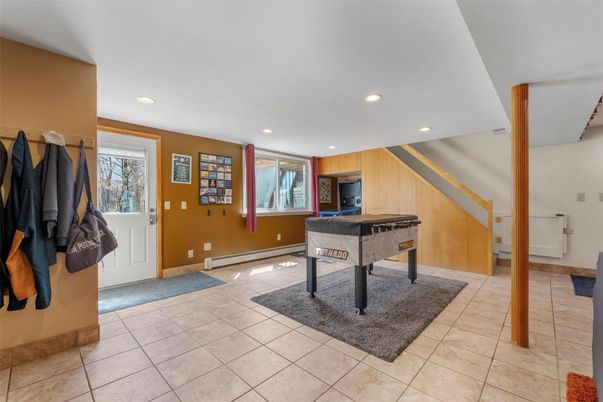 Billiard Table, Game Room, Interior, Recessed Lighting