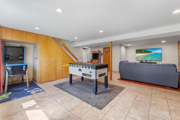 Game Room, Interior, Living room, Recessed Lighting