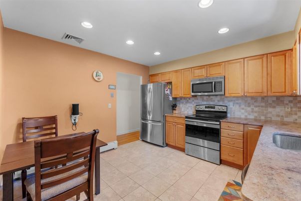 Dining room, Interior, Kitchen, Recessed Lighting, Stainless Steel Appliances