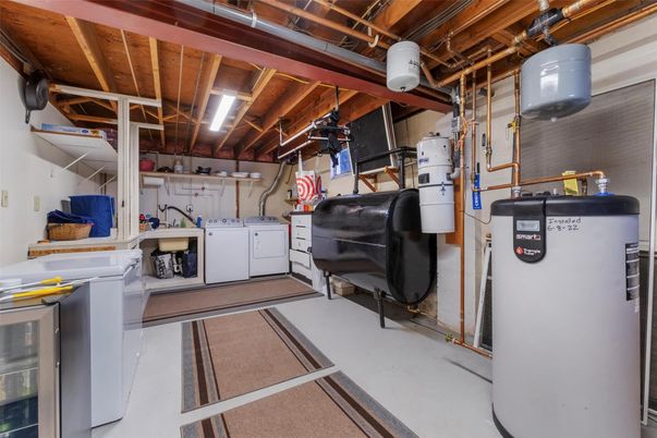Interior, Washer, Wooden Beams