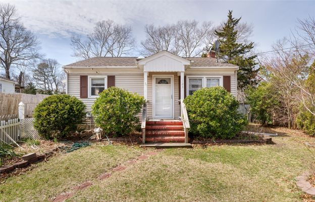 Backyard, Exterior, Facade, Cape Cod