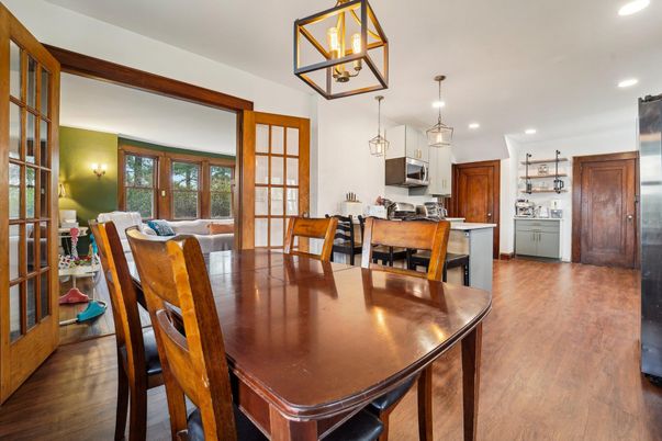 Dining room, Interior, Kitchen, Pendant Lights, Recessed Lighting, Wood Texture Flooring