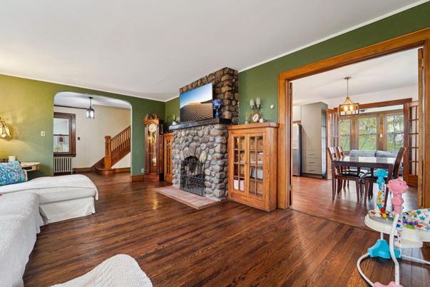 Dining room, Fireplace, Interior, Pendant Lights, Wood Texture Flooring