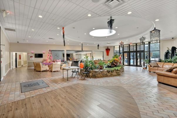 Chandelier, Interior, Living room, Pendant Lights, Recessed Lighting, Wood Texture Flooring