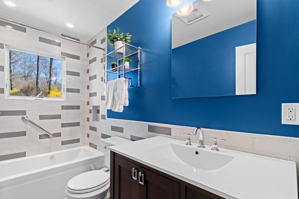 Bathroom, Interior, Recessed Lighting