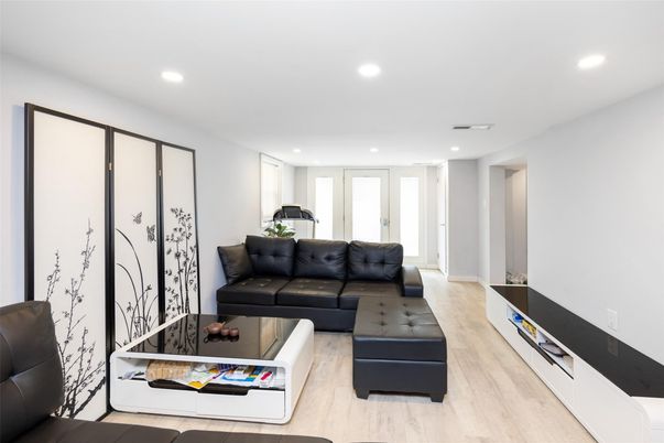 Interior, Living room, Recessed Lighting, Wood Texture Flooring