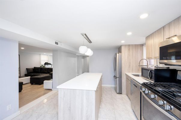 Interior, Kitchen, Living room, Marble, Pendant Lights, Recessed Lighting, Stainless Steel Appliances