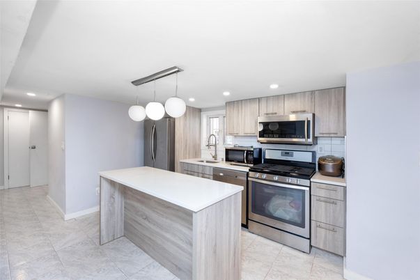 Interior, Kitchen, Pendant Lights, Recessed Lighting, Stainless Steel Appliances