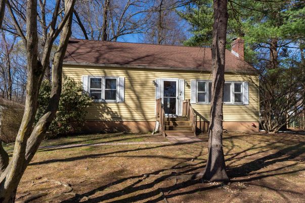 Exterior, Facade, Cape Cod
