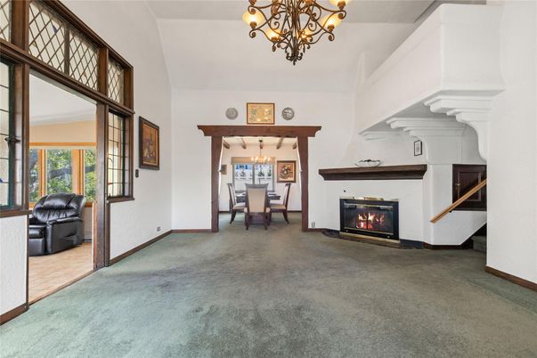 Chandelier, Dining room, Fireplace, Interior