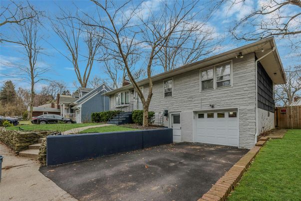 Attached, Exterior, Facade, Raised Ranch