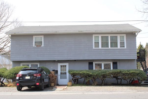 Exterior, Facade, Raised Ranch