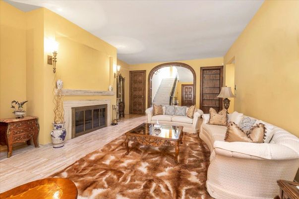 Fireplace, Interior, Living room