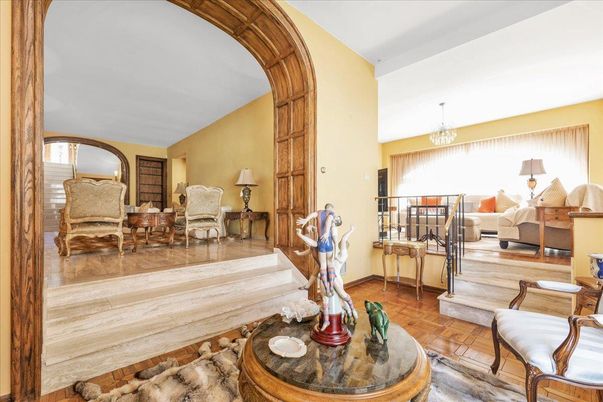 Chandelier, Interior, Wood Texture Flooring