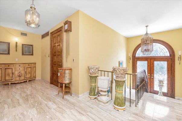 Chandelier, Interior, Pendant Lights