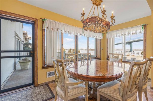 Chandelier, Dining room, Interior